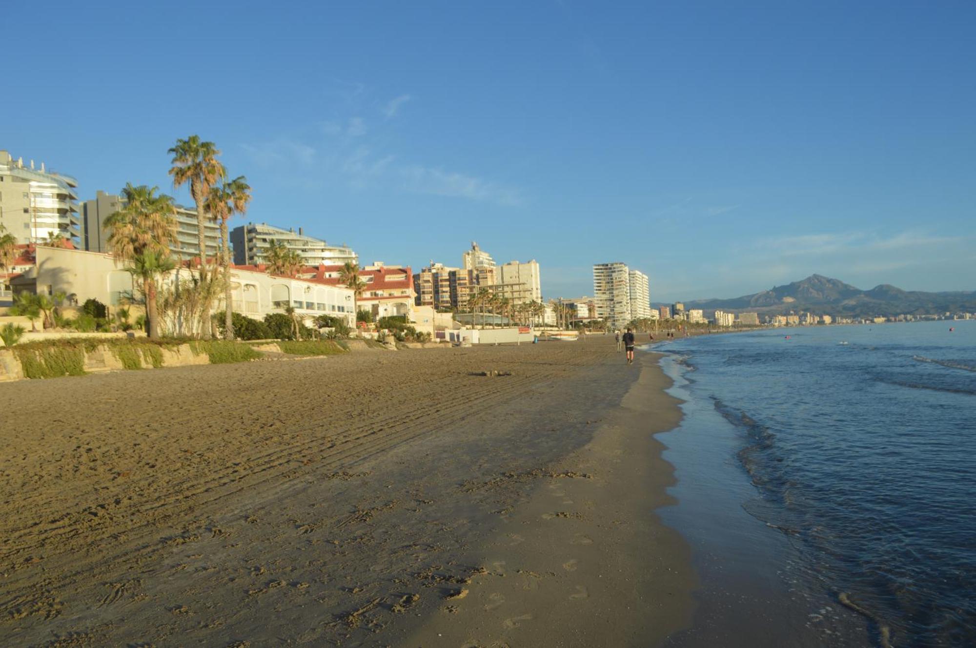 Appartamento Espectacular Apartamento A Pie De Playa En Chalet Roquetes Alicante Esterno foto